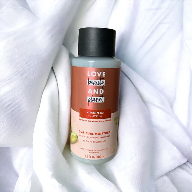 Love Beauty and Planet Vitamin B3 + Complex Avocado Oil-Aguacate & Mango 3in1 Curl Moisture Vegan Shampoo	 review photo by Belliott6