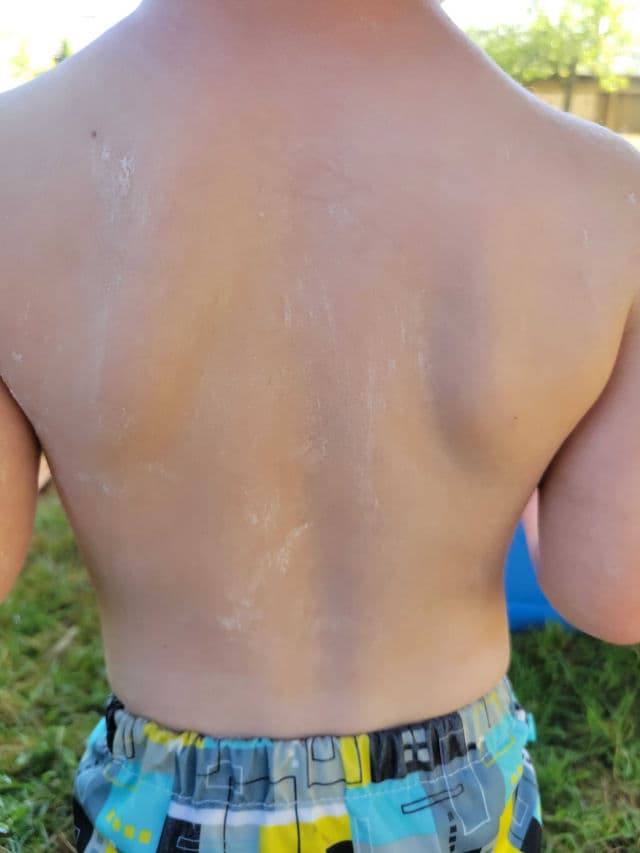 Garnier Ombrelle Mineral Sunscreen Tinted Lotion SPF 60 for Sensitive Skin review photo by BabbleBird