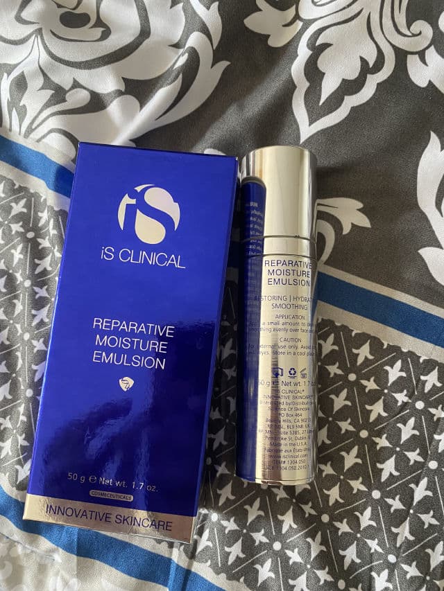 iS Clinical Reparative Moisture Emulsion review photo by aprilskintour