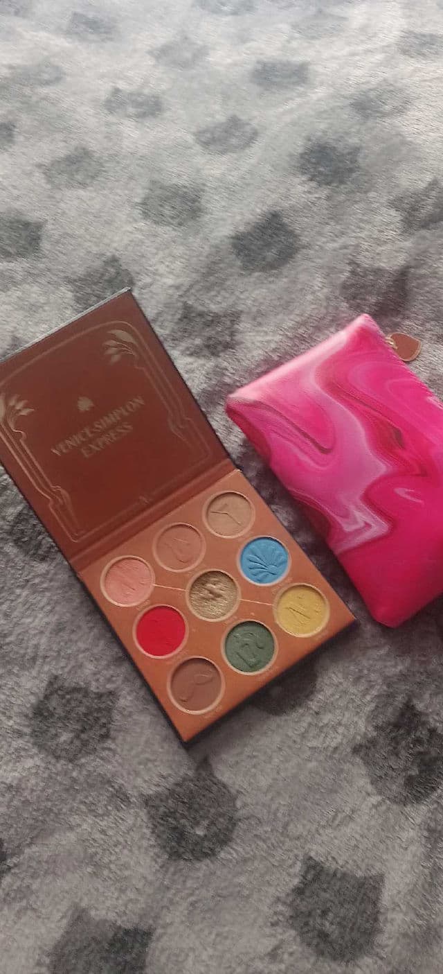 NOMAD Cosmetics Venice-Simplon Express Palette review photo by Tigerlilygirl77