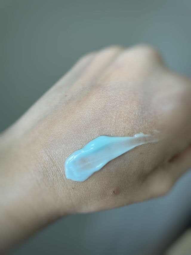 Clarins Hydra-Essentiel Moisturizing Reviving Eye Mask review photo by NataliaV