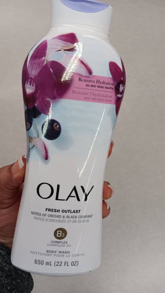 Olay Fresh Outlast Orchid & Black Currant Body Wash review photo by lamamaishere