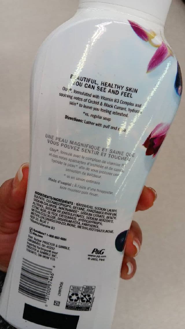 Olay Fresh Outlast Orchid & Black Currant Body Wash review photo by lamamaishere
