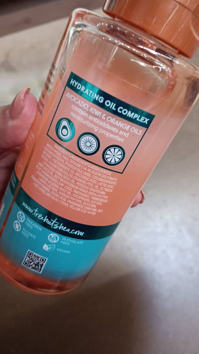 Tree Hut Vitamin C Foaming Gel Wash review photo by lamamaishere