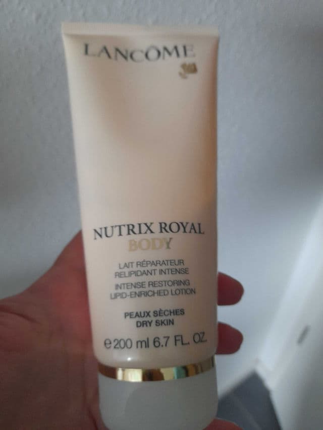 Lancome Nutrix Royal Body Lotion Dry Skin review photo by Narci