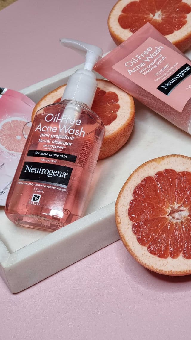 Neutrogena Pink Grapefruit Oil-Free Acne Wash & Facial Cleanser review photo by TianaLouiseJensen