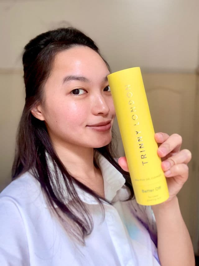 Trinny London Better Off AHA/PHA Gel Cleanser review photo by kemsworld