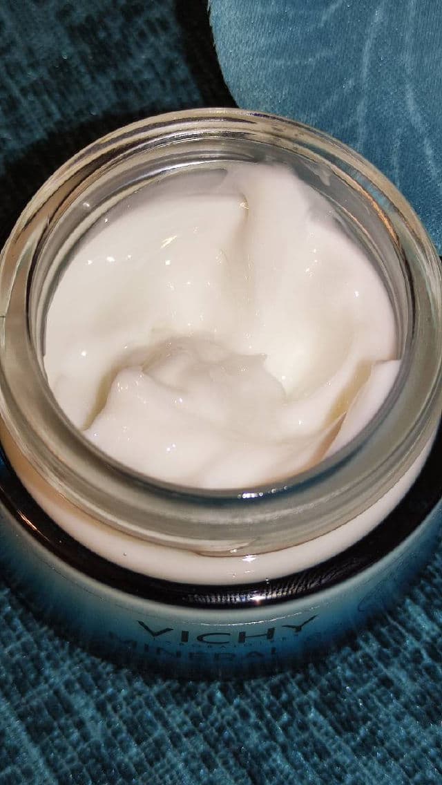 Vichy Mineral 89 72Hr Moisture Boosting Cream review photo by Shellprocter