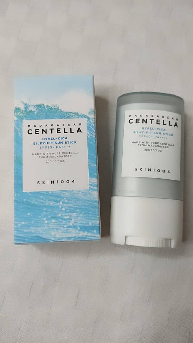 SKIN1004 Madagascar Centella Hyalu-Cica Silky-fit Sun Stick SPF50+ PA++++ review photo by Shellprocter