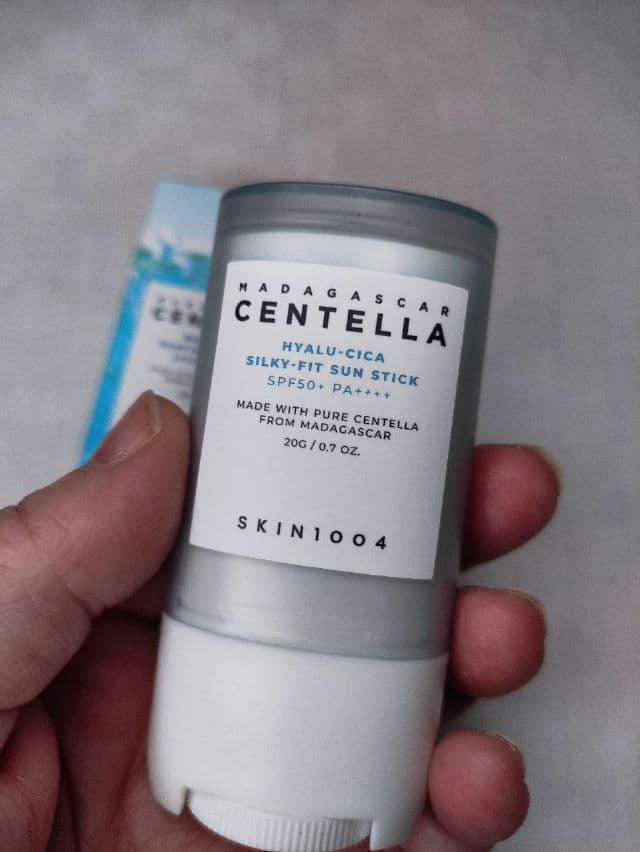 SKIN1004 Madagascar Centella Hyalu-Cica Silky-fit Sun Stick SPF50+ PA++++ review photo by Shellprocter