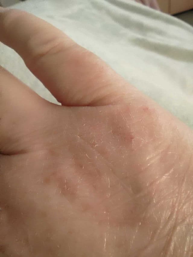 Aveeno Daily Moisturizer review photo by Shellprocter