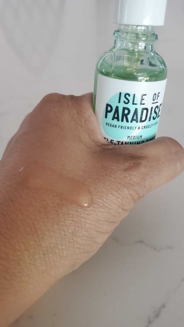 Isle of Paradise Self-Tanning Water - Medium review photo by lupitaaguirrep