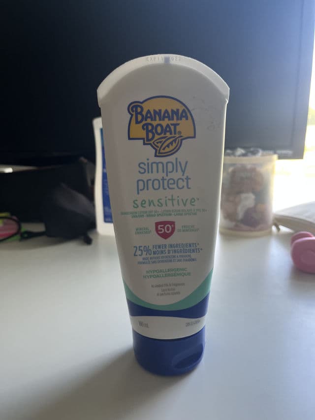 Banana Boat Simply Protect Sensitive Sunscreen Lotion SPF 50 review photo by mrcrabs