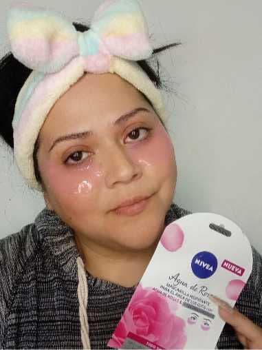 Nivea Mascarilla Para el Área de los Ojos Con Agua de Rosas review photo by Virygv