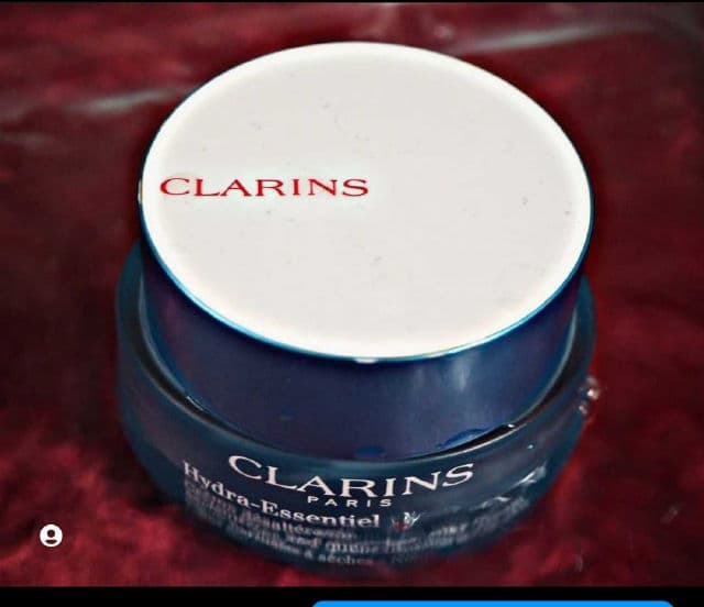 Clarins Hydra-Essentiel Silky Cream Normal to Dry Skin review photo by Lolichunga