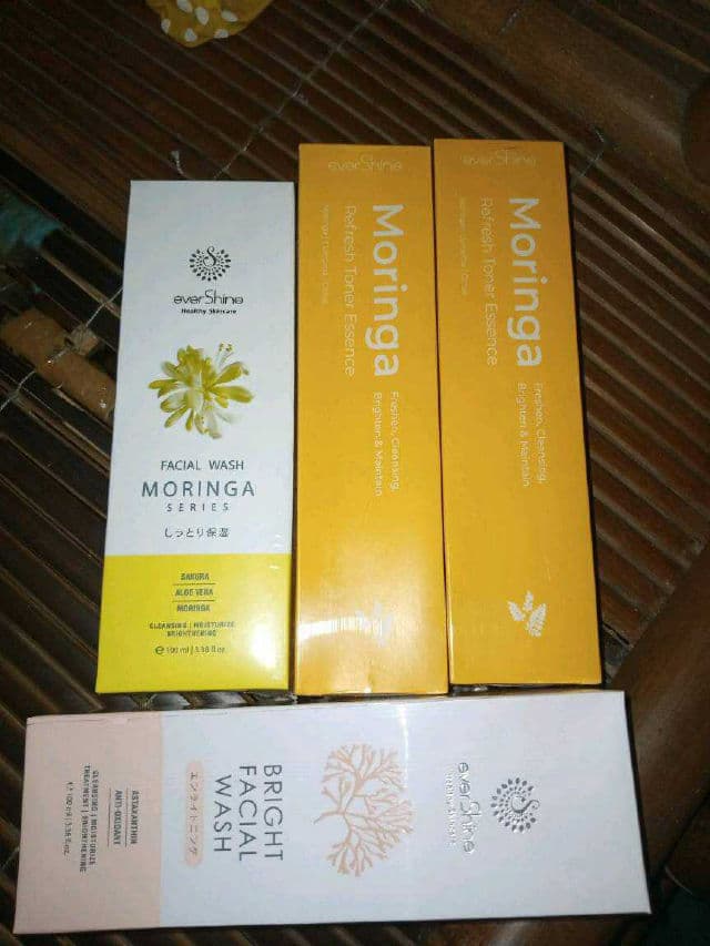everShine Moringa Refresh Toner Essence review photo by SamiraHasanah