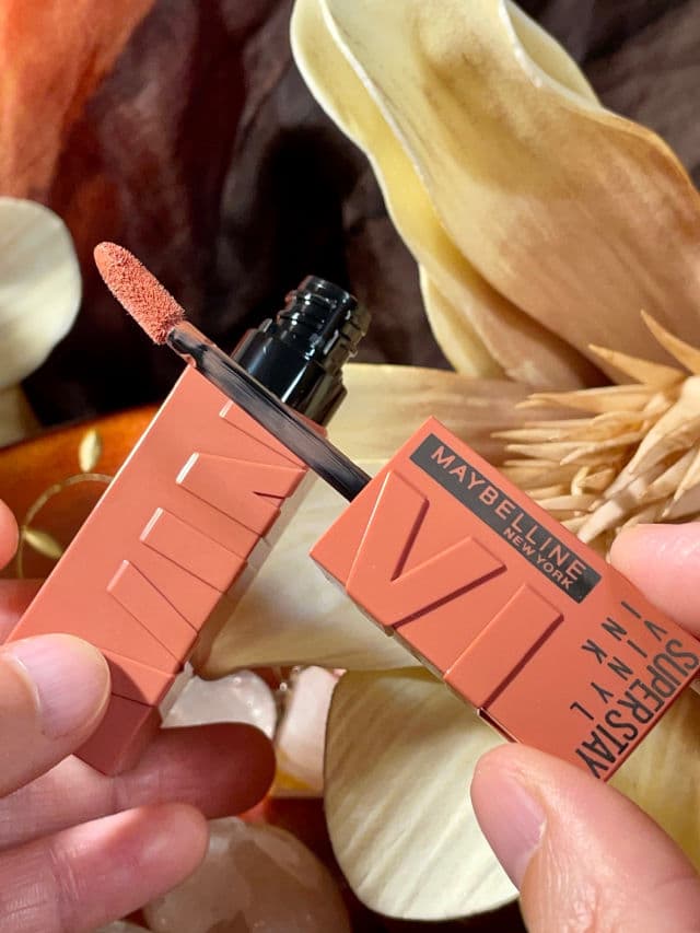 Maybelline SuperStay Vinyl Ink Longlasting Liquid Lipstick review photo by AlexandraPainter