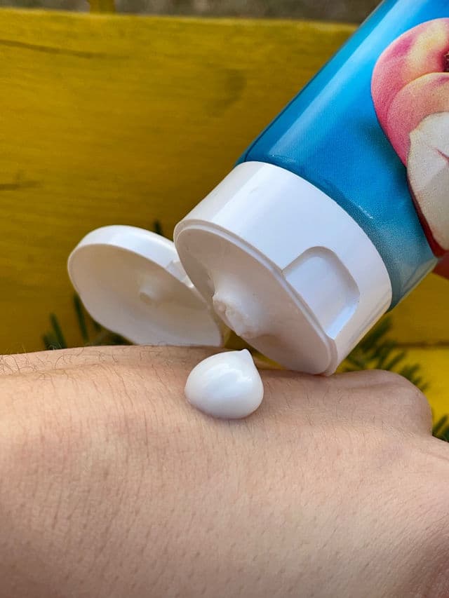 Dermacol Aroma Ritual - Luscious Hand Cream White Peach review photo by AlexandraPainter