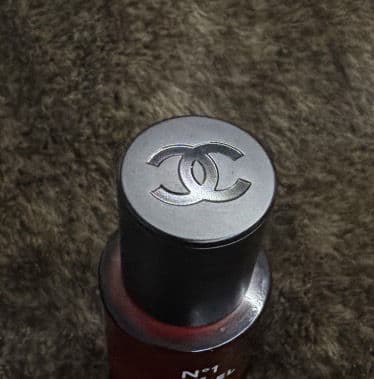 Chanel N°1 De Chanel Red Camellia Revitalizing Serum review photo by itsnebraaska