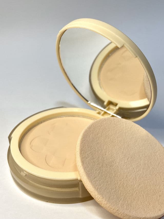 Barenbliss Fine to Refine Compact Powder review photo by septygr