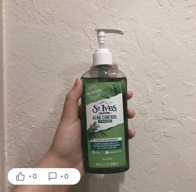 St. Ives Blemish Care Tea Tree Daily Facial Cleanser review photo by baongocjenny
