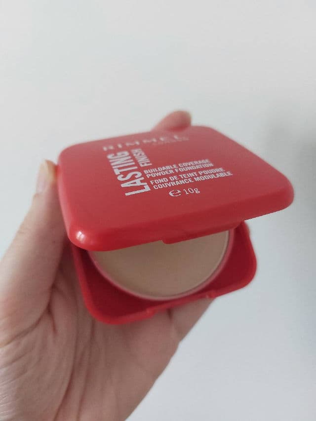 Rimmel Lasting Finish Powder Foundation	 review photo by KHG93