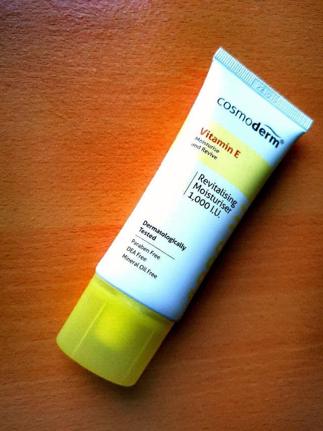 Cosmoderm Vitamin E Revitalising Moisturiser 1000 I.U. review photo by Waniiiii