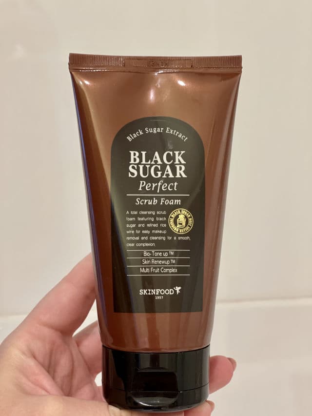 SKINFOOD Black Sugar Perfect Scrub Foam review photo by Linilini