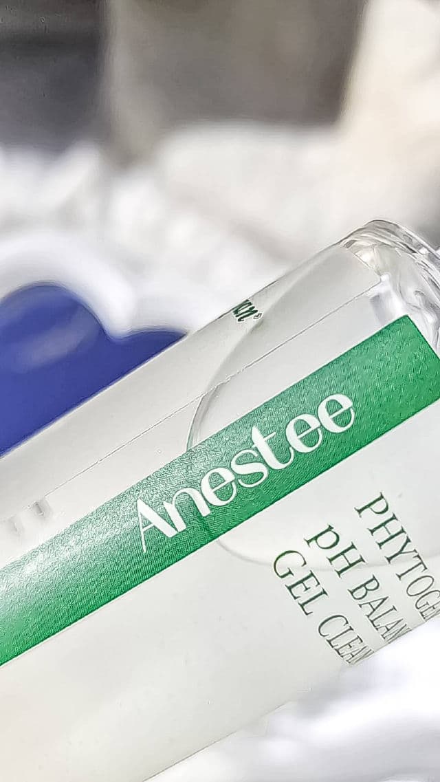Anestee Phytogen pH Balanced Gel Cleanser  review photo by Dearjobelle