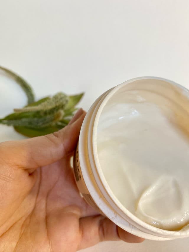 Aveeno Daily Moisturising Yogurt Vanilla & Oat Body Cream review photo by Renlau