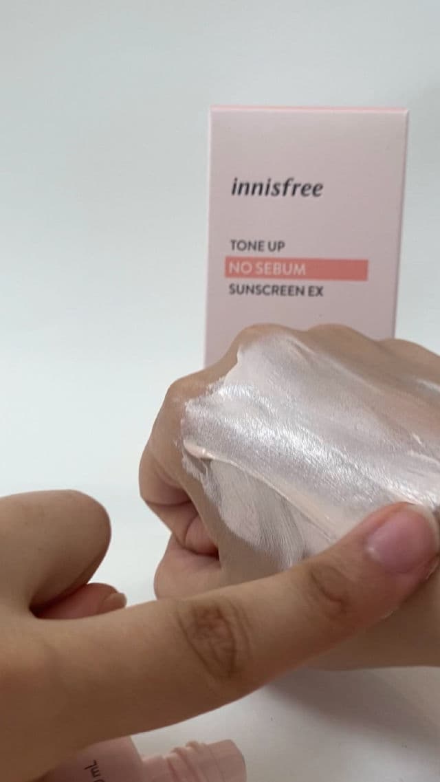 INNISFREE Tone Up No Sebum Sunscreen EX SPF50 PA++++ review photo by Renlau