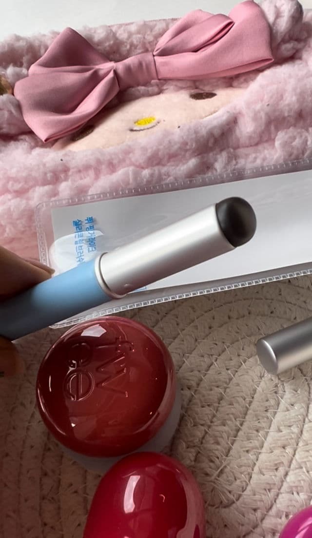 fwee Fingerlike Silicone Lip Brush review photo by Renlau