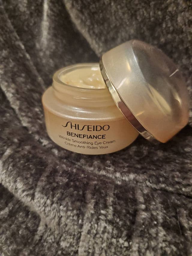 Shiseido Benefiance Wrinkle Smoothing Eye Cream review photo by Mariahj18