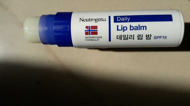 Neutrogena Lip Moisturizer review photo by Poojavoleti