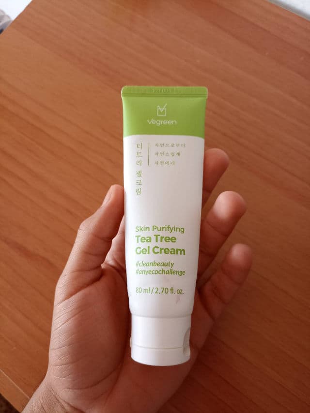 VEGREEN Skin Purifying Tea Tree Gel Cream review photo by Juanmonet