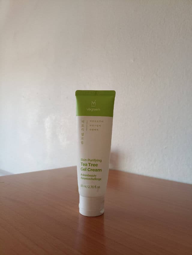 VEGREEN Skin Purifying Tea Tree Gel Cream review photo by Juanmonet