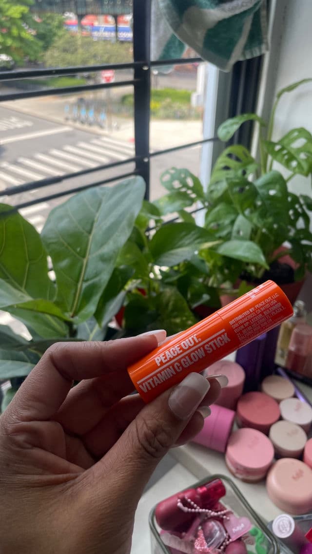 Peace Out 6% Vitamin C Glow Stick review photo by Beboskyz