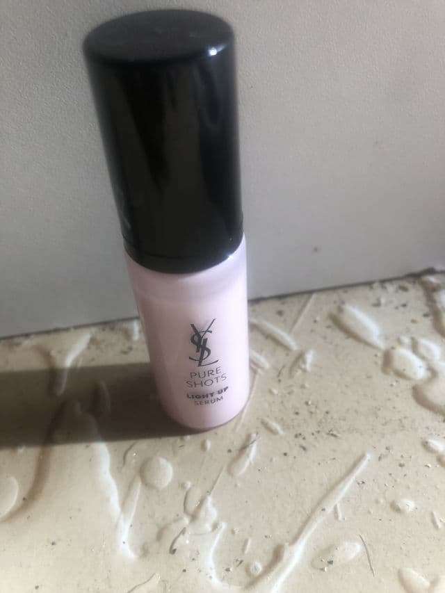 Yves Saint Laurent Pure Shots Light Up Brightening Serum review photo by Emelinetls