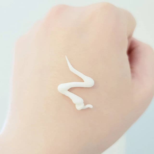 ASIS-TOBE Green Tea Moisture Sunblock SPF 50+ PA++++ review photo by theskincarewitch