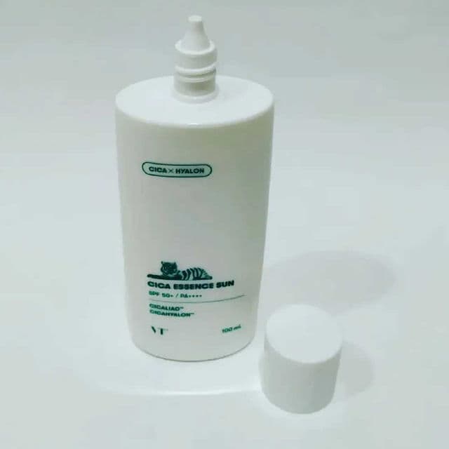 VT COSMETICS Cica Essence Sun SPF50+ PA ++++ review photo by peachperfectskin