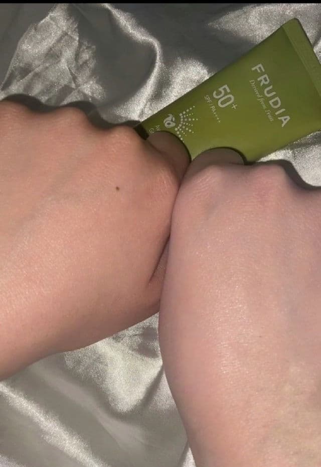 Frudia Avocado Greenery Relief Sun Cream SPF50+ PA++++ review photo by ayyuceuty