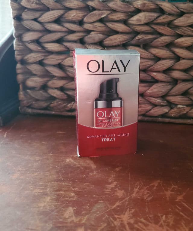 Olay Eyes Pro Retinol Eye Cream Treatment for Crow's Feet review photo by Mommabear0f4