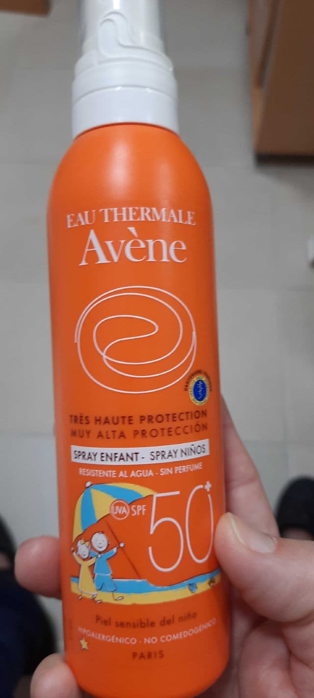 Avene Lait SPF 50+ Enfant review photo by pickycristina