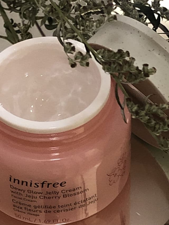 INNISFREE Jeju Cherry Blossom Dewy Glow Jelly Cream review photo by Lingua
