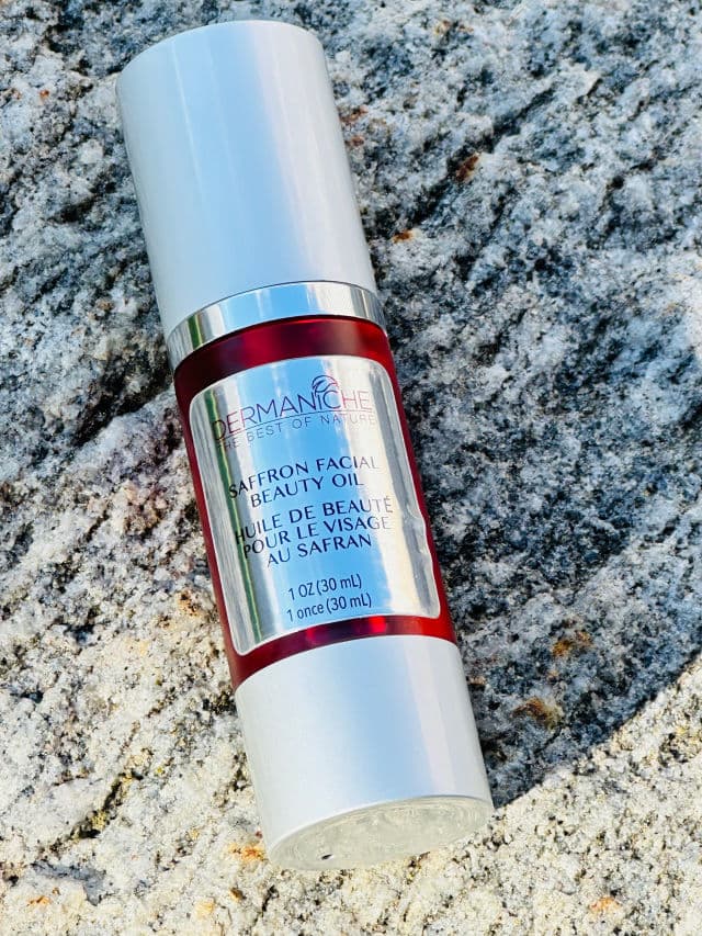 DermaNiche Saffron Facial Beauty Oil review photo by Lingua