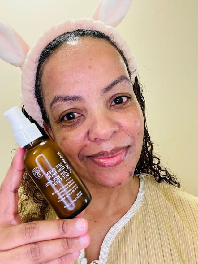 Josie Maran Cosmetics Get Even Sun Milk SPF 33 review photo by Lingua