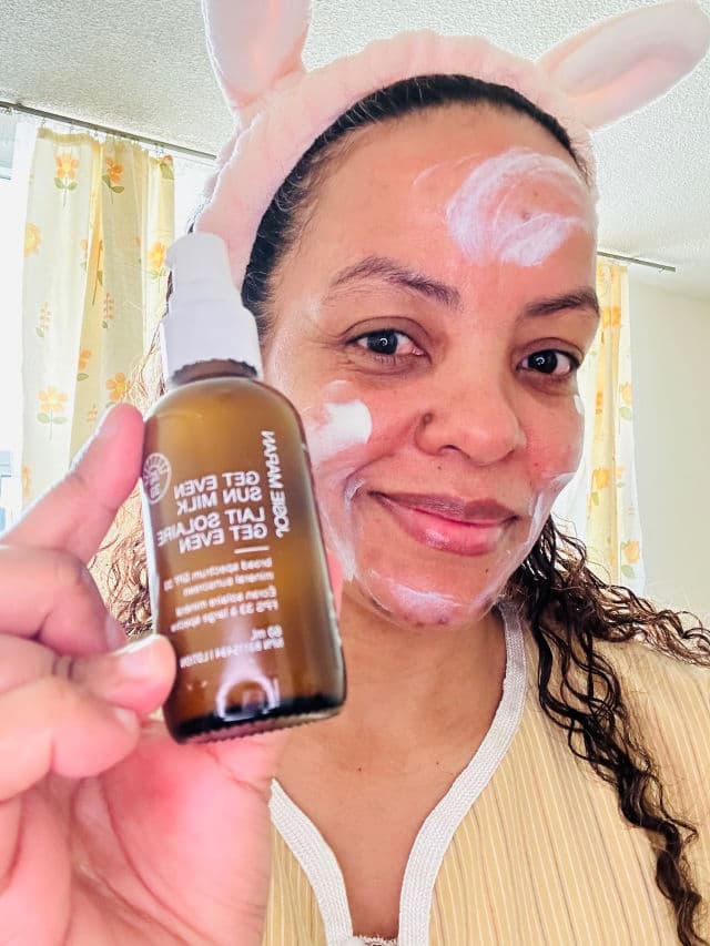 Josie Maran Cosmetics Get Even Sun Milk SPF 33 review photo by Lingua