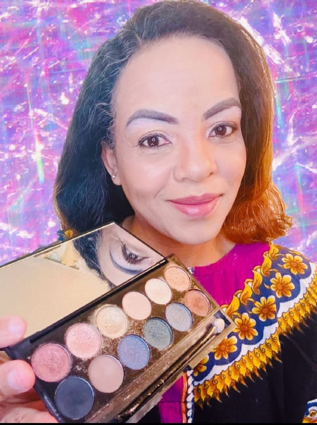 Sleek MakeUP I-Divine Mineral Based Eyeshadow Palette - Storm review photo by Lingua