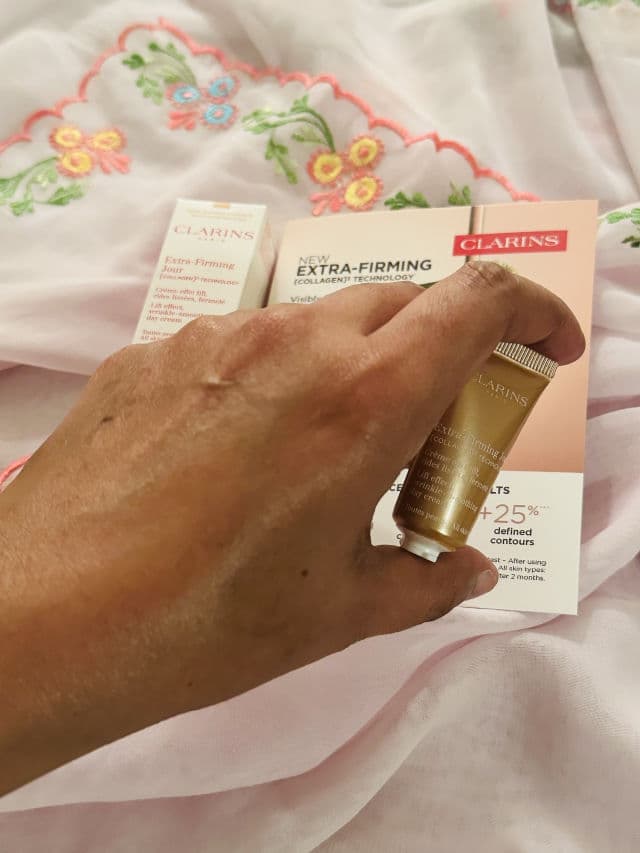 Clarins Extra Firming Day Cream review photo by Lingua