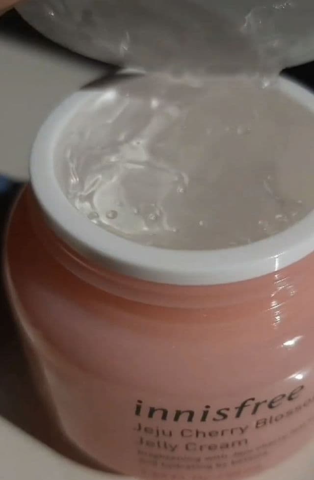 INNISFREE Jeju Cherry Blossom Dewy Glow Jelly Cream review photo by makeupandbeautea